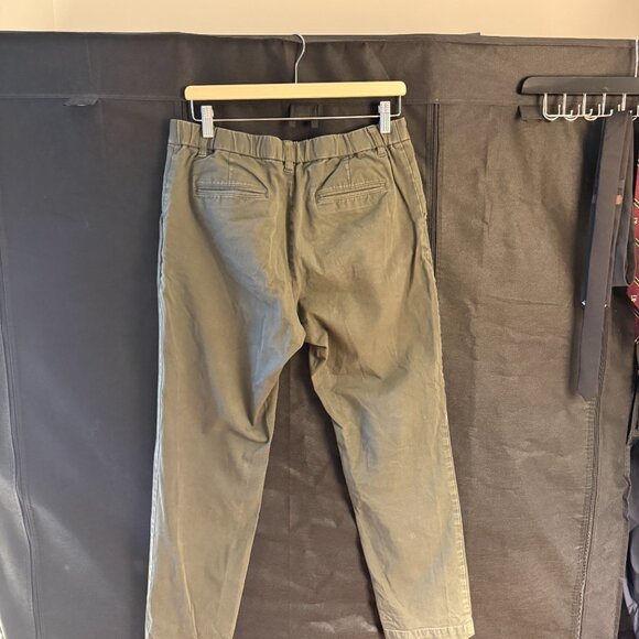 UNIQLO Olive Green Casual Chino Pants and Brown Tapered Jogger Pants - Picture 2 of 4